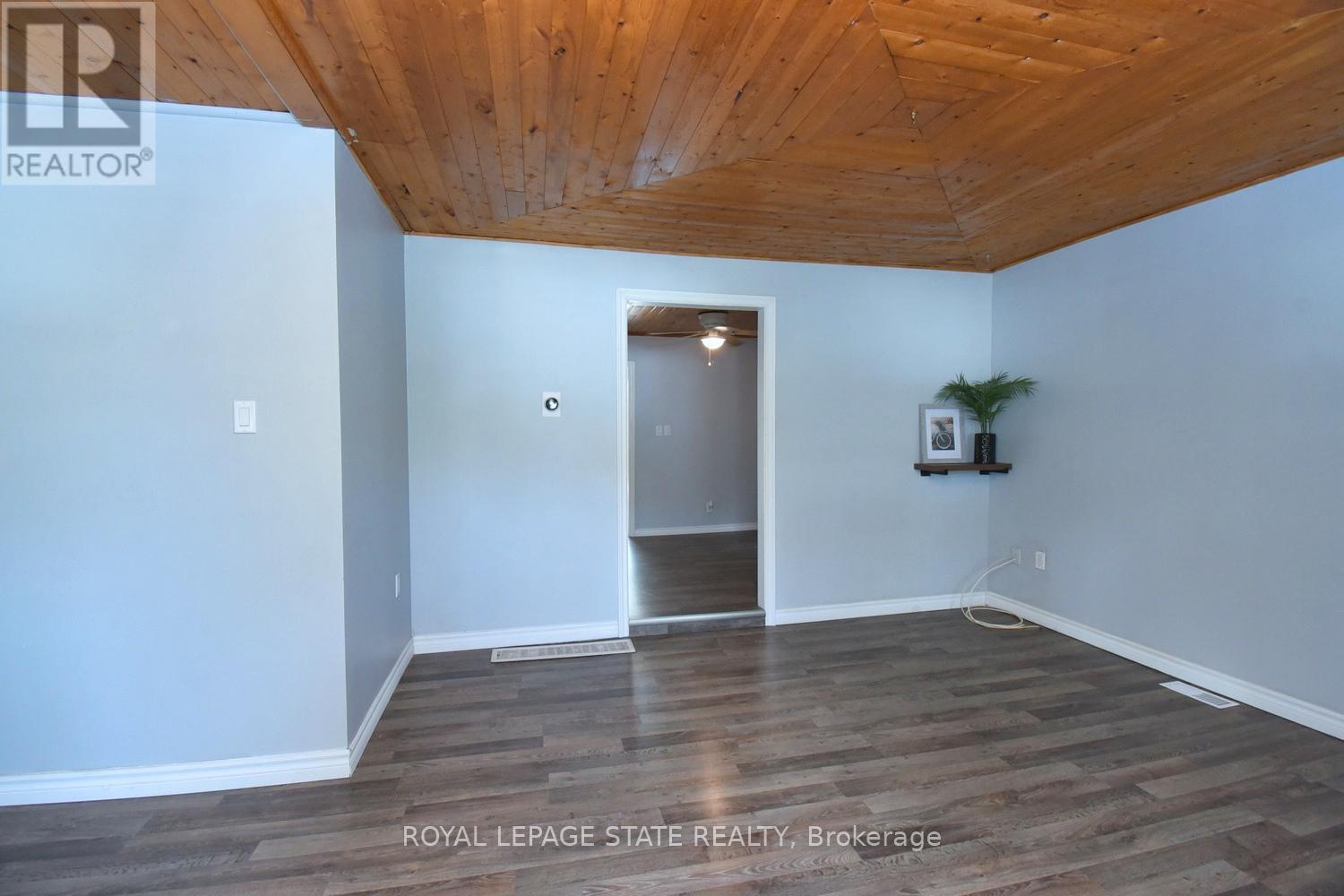 Photo 23 of 120 Clara Street, Thorold ON