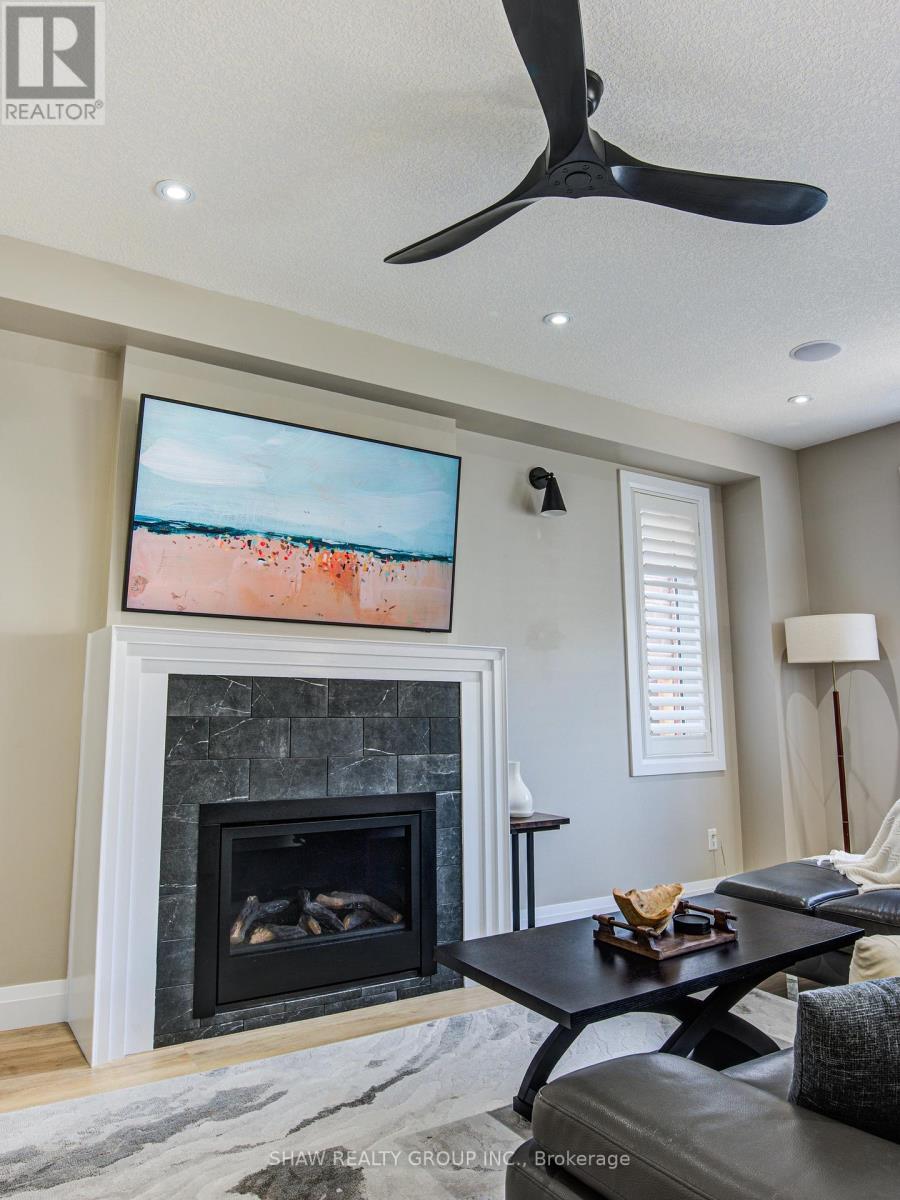 Photo 14 of 32 Arlington Parkway, Brant ON