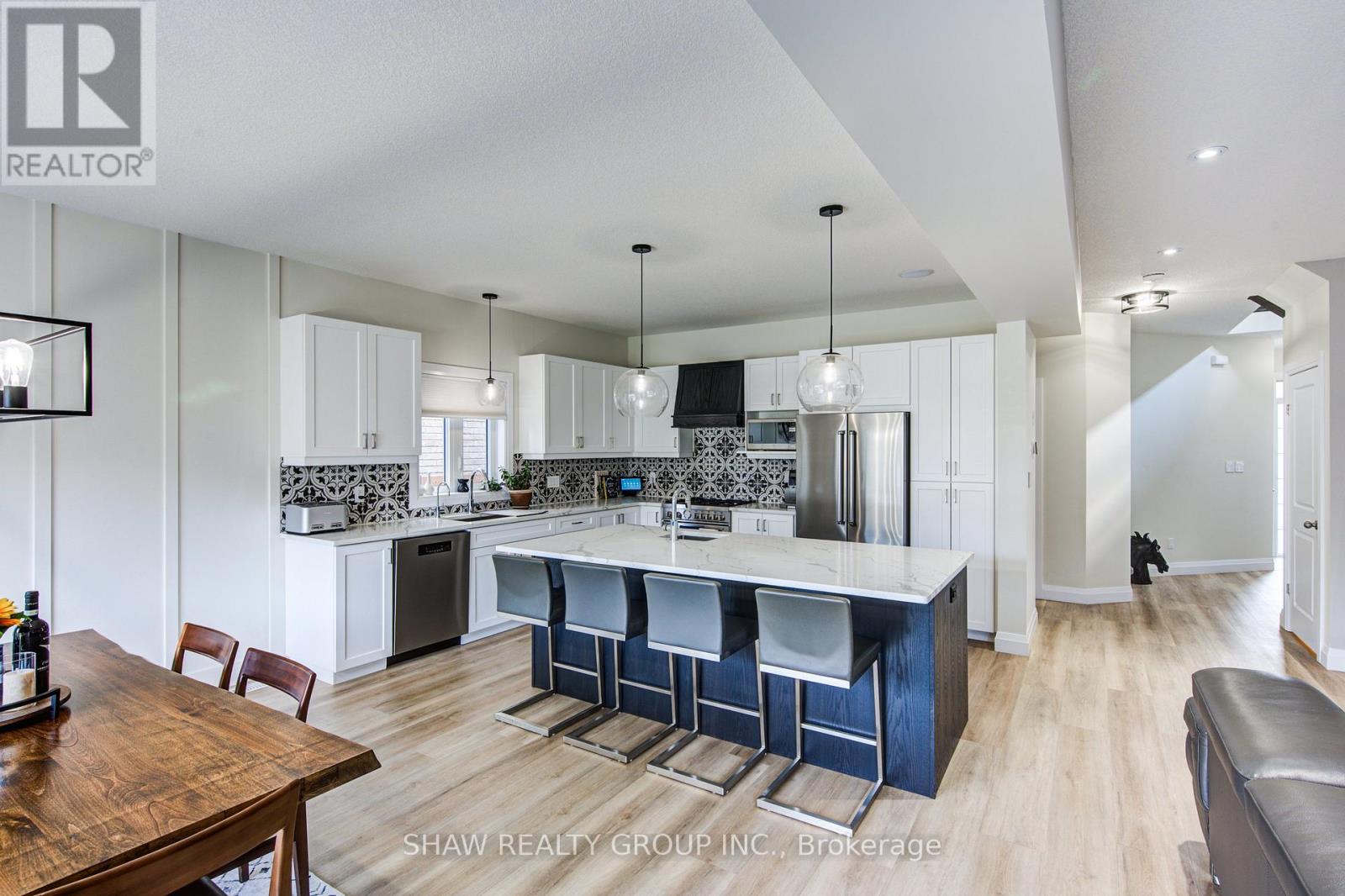 Photo 7 of 32 Arlington Parkway, Brant ON