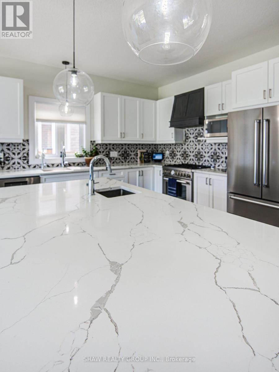 Photo 9 of 32 Arlington Parkway, Brant ON