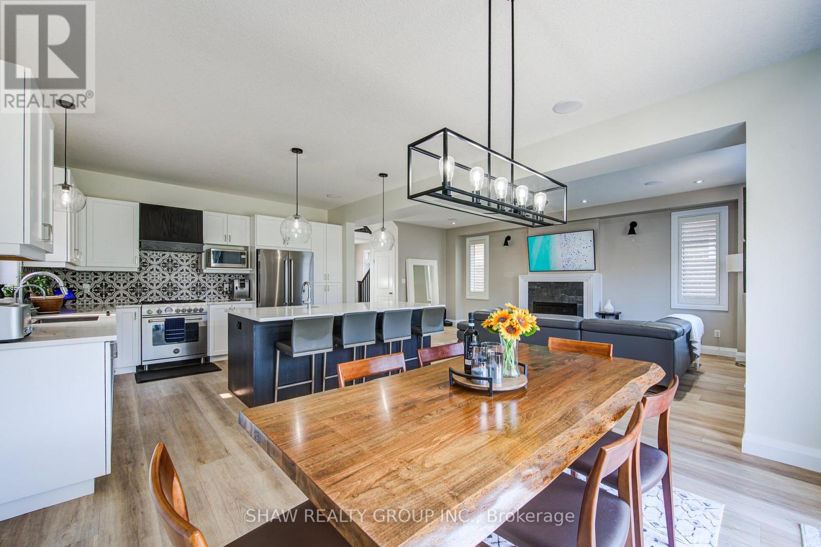 Photo 20 of 32 Arlington Parkway, Brant ON