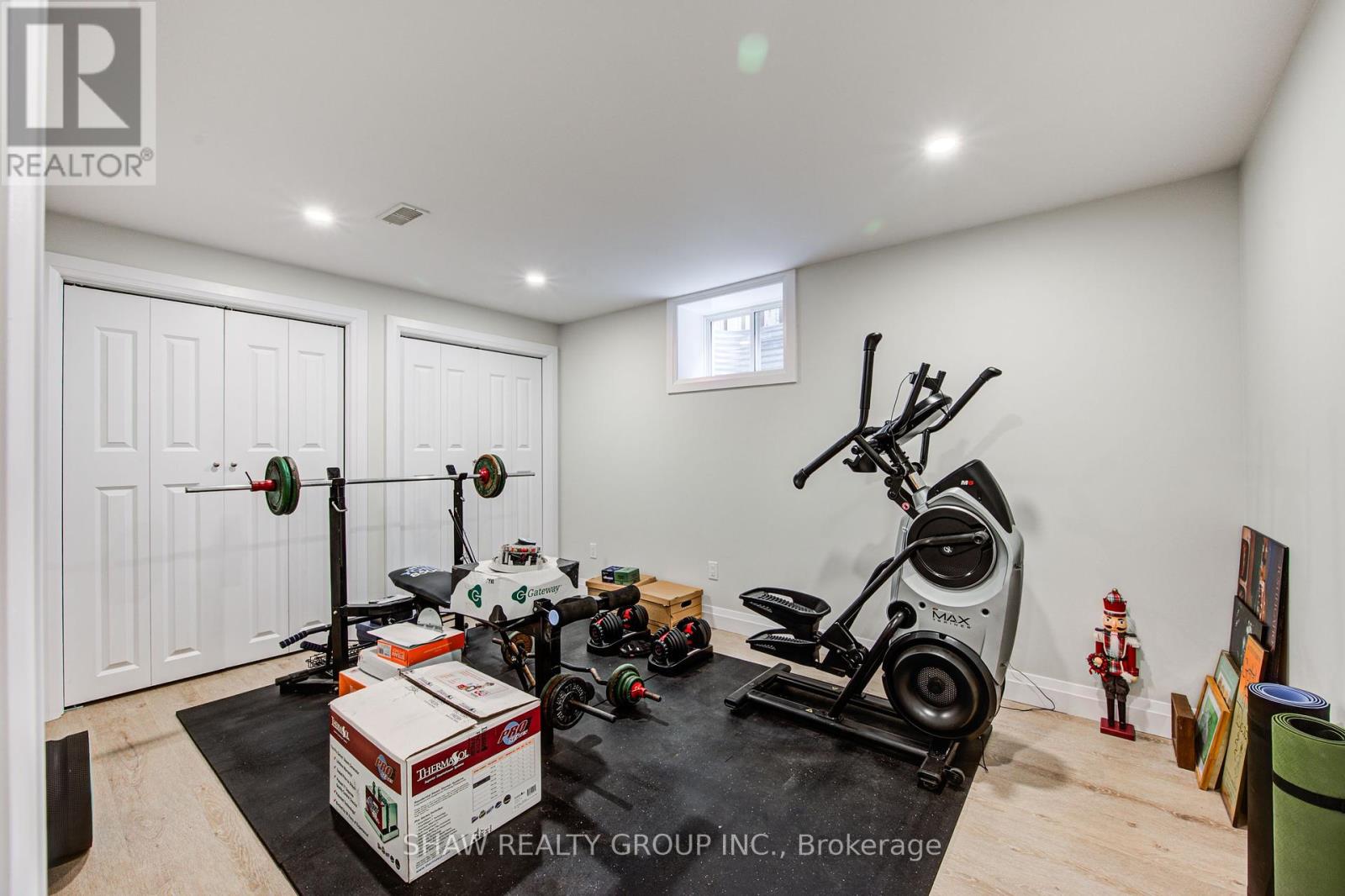 Photo 34 of 32 Arlington Parkway, Brant ON