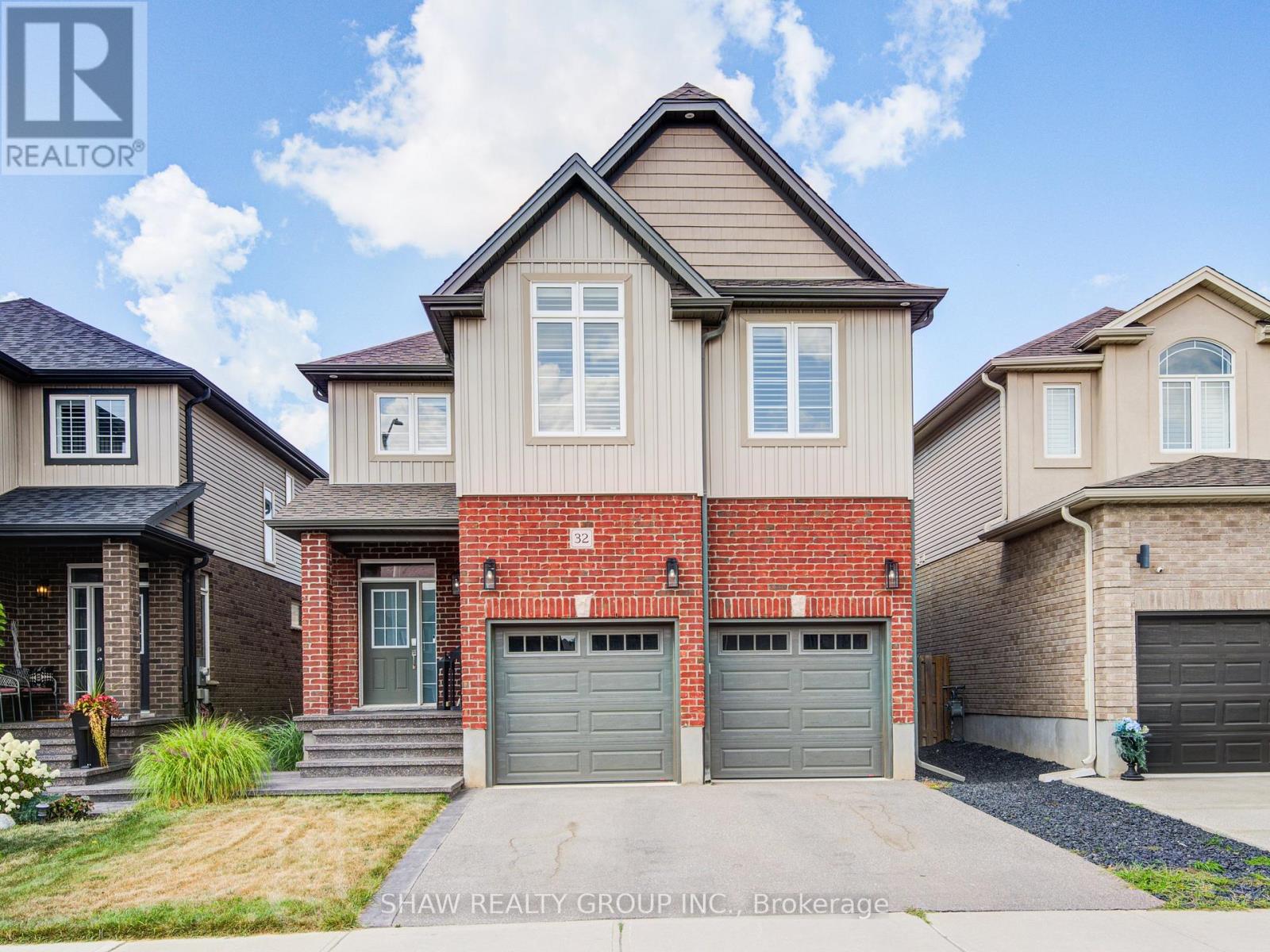 Photo 10 of 32 Arlington Parkway, Brant ON