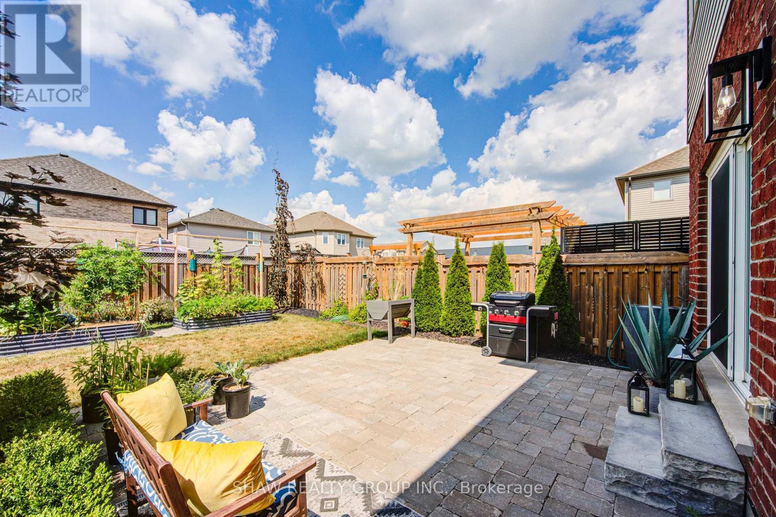 Photo 43 of 32 Arlington Parkway, Brant ON