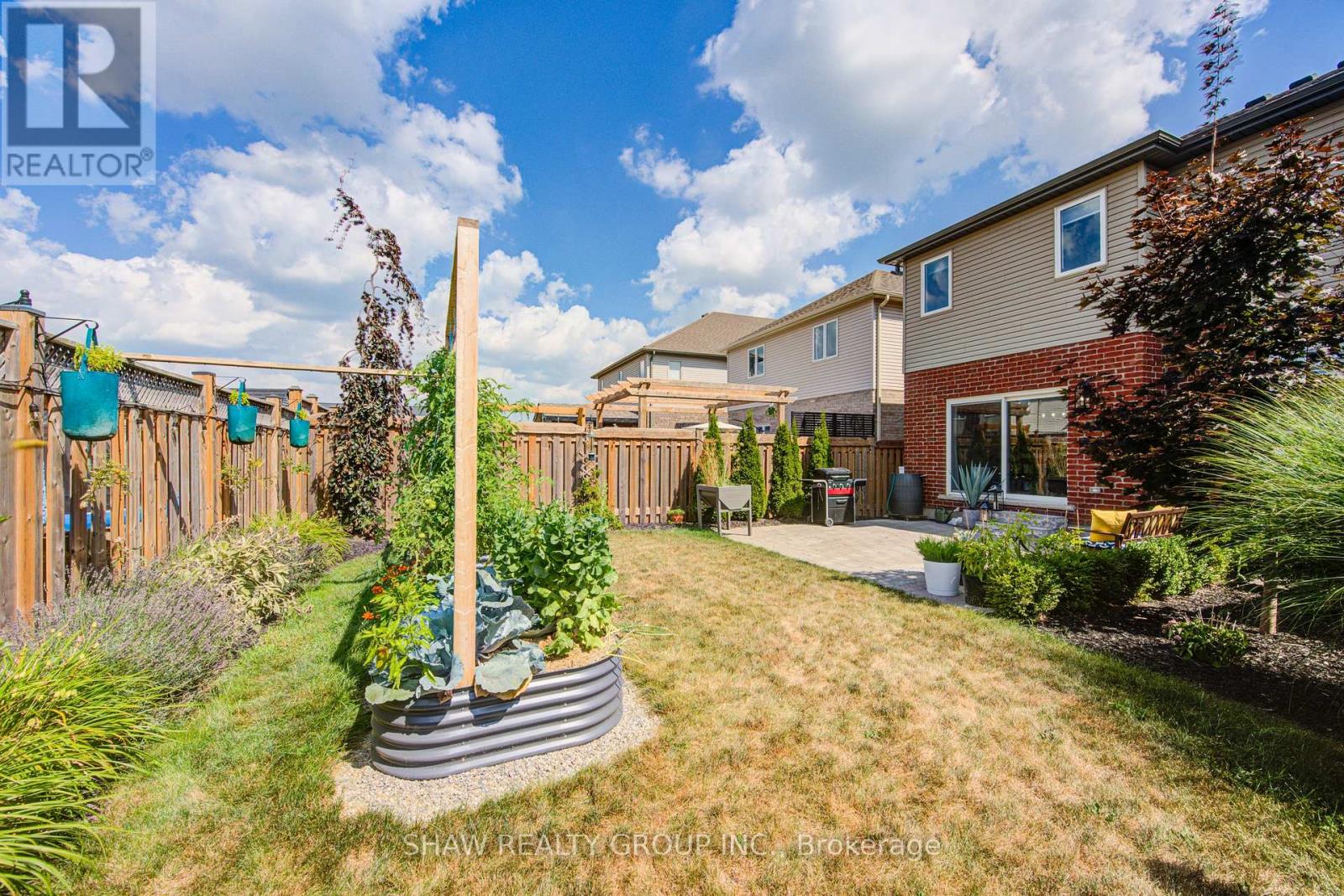 Photo 28 of 32 Arlington Parkway, Brant ON