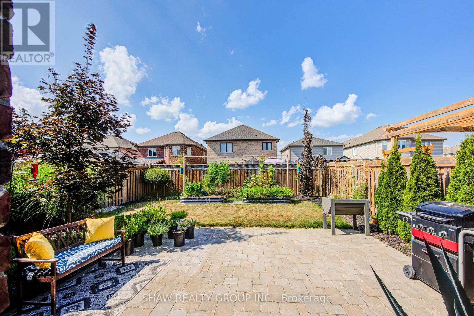 Photo 16 of 32 Arlington Parkway, Brant ON
