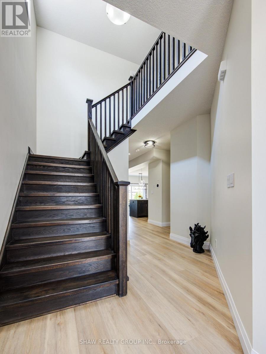 Photo 13 of 32 Arlington Parkway, Brant ON
