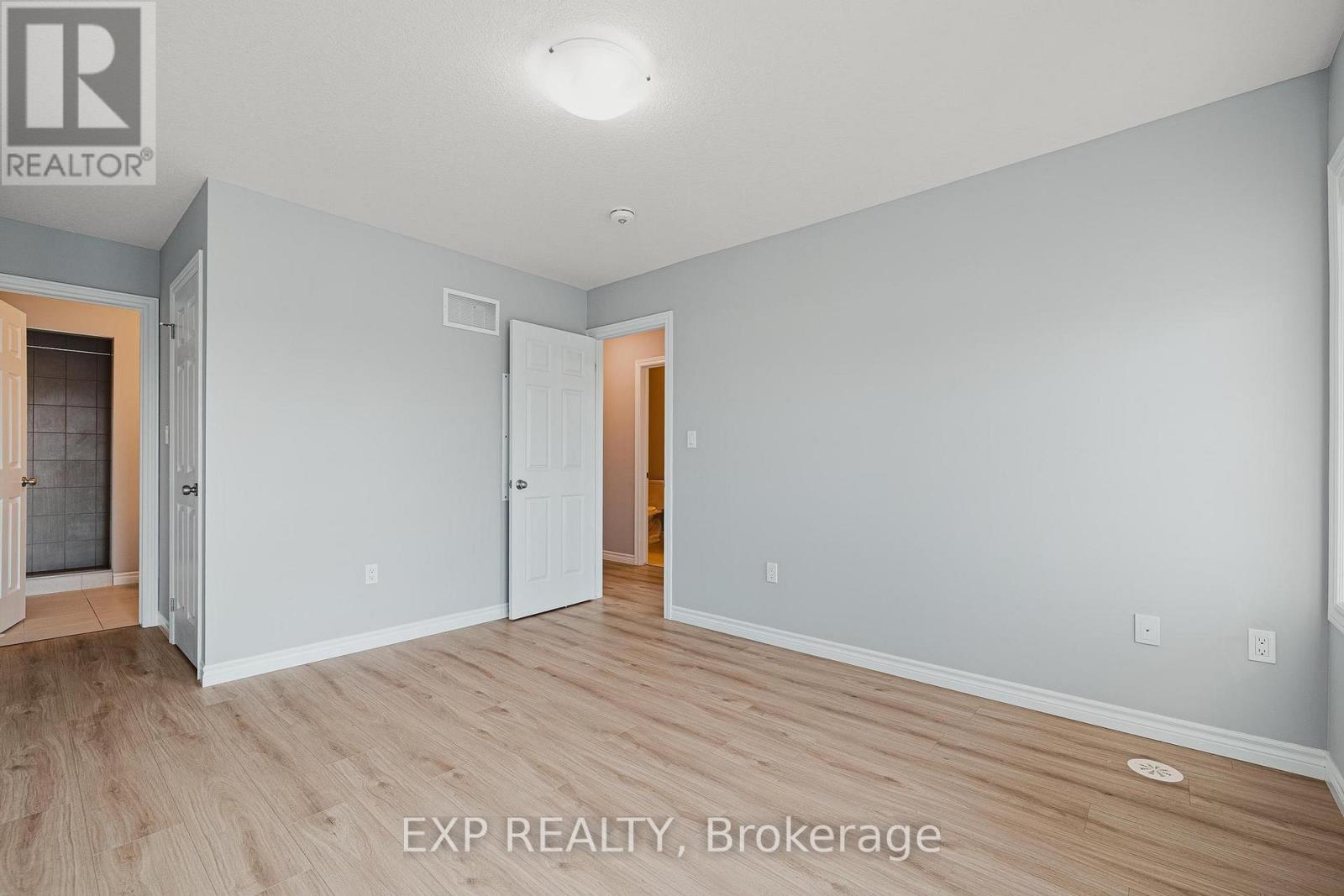 Photo 12 of 104 Lomond Lane W, Kitchener ON