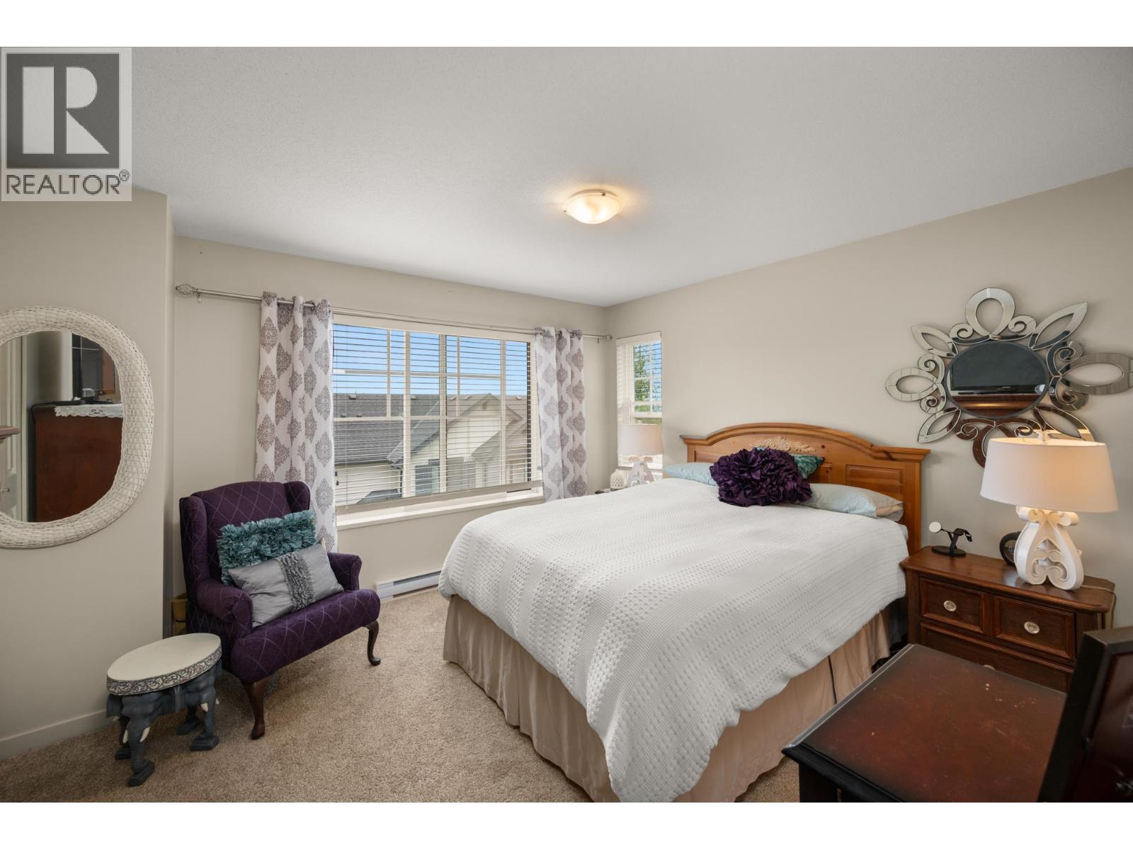Photo 12 of 18 3461 Princeton Avenue, Coquitlam BC