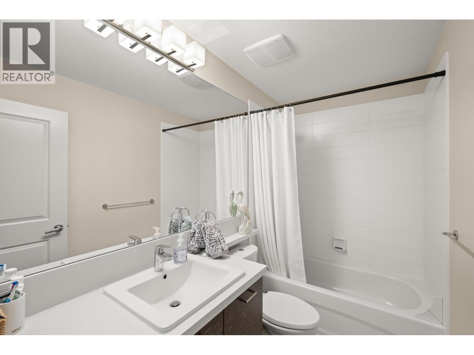 Photo 26 of 18 3461 Princeton Avenue, Coquitlam BC