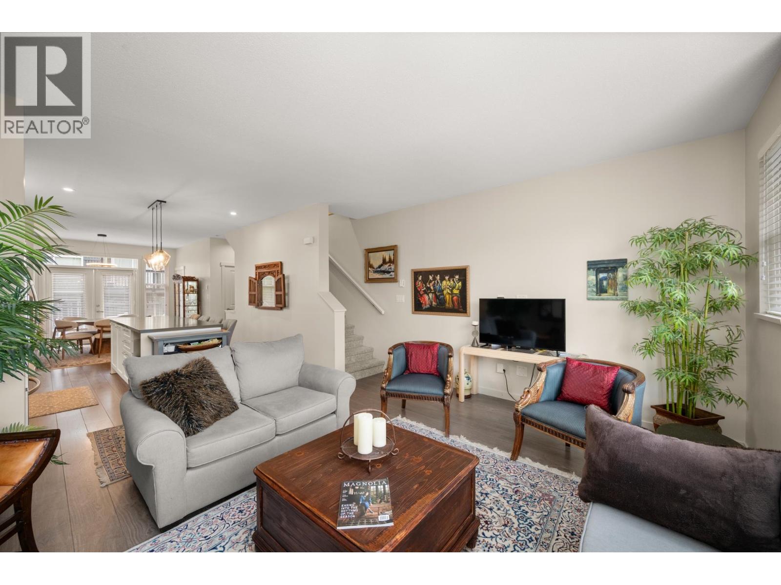 Photo 2 of 18 3461 Princeton Avenue, Coquitlam BC