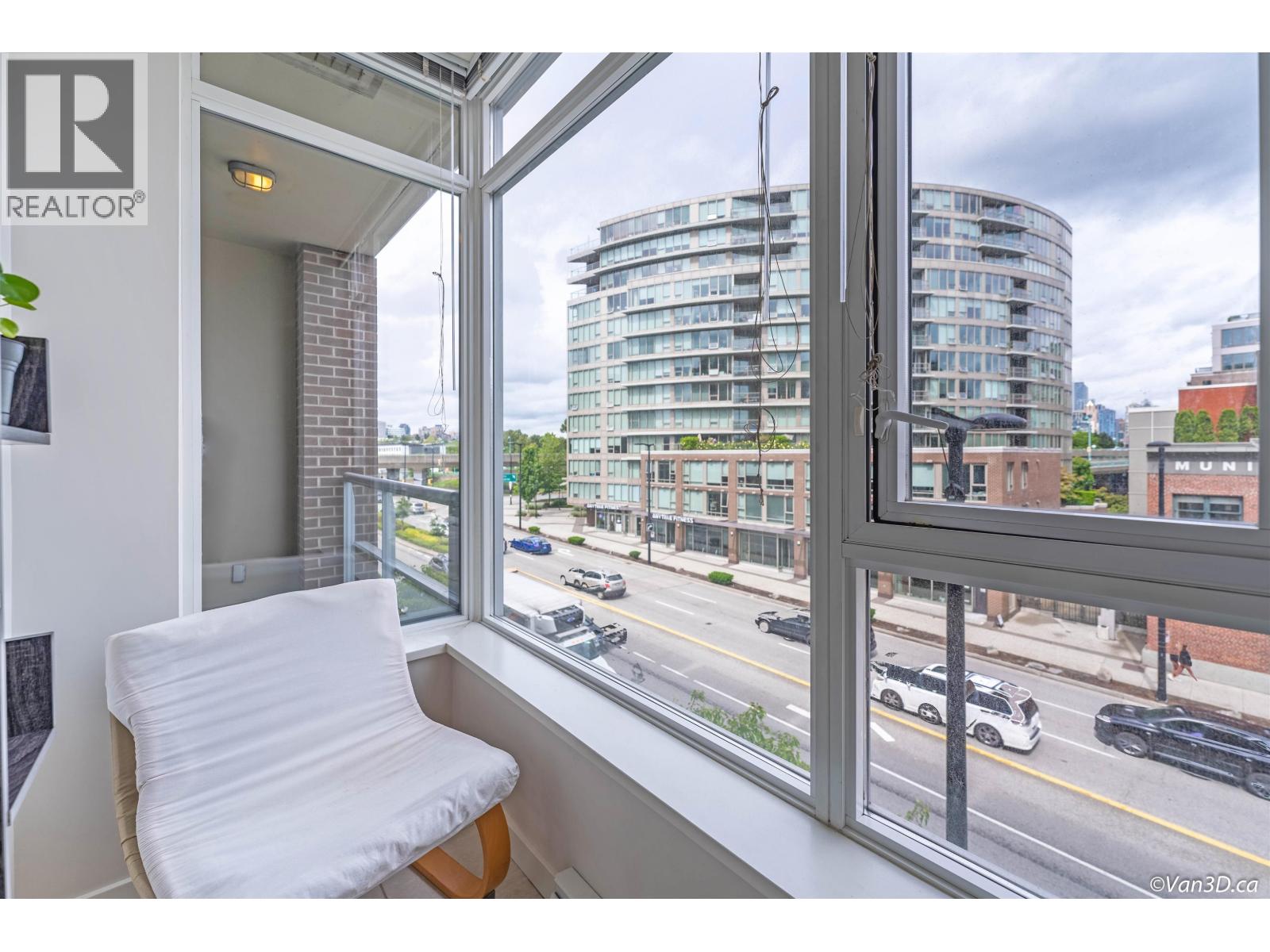 Photo 14 of 306 2055 Yukon Street, Vancouver BC