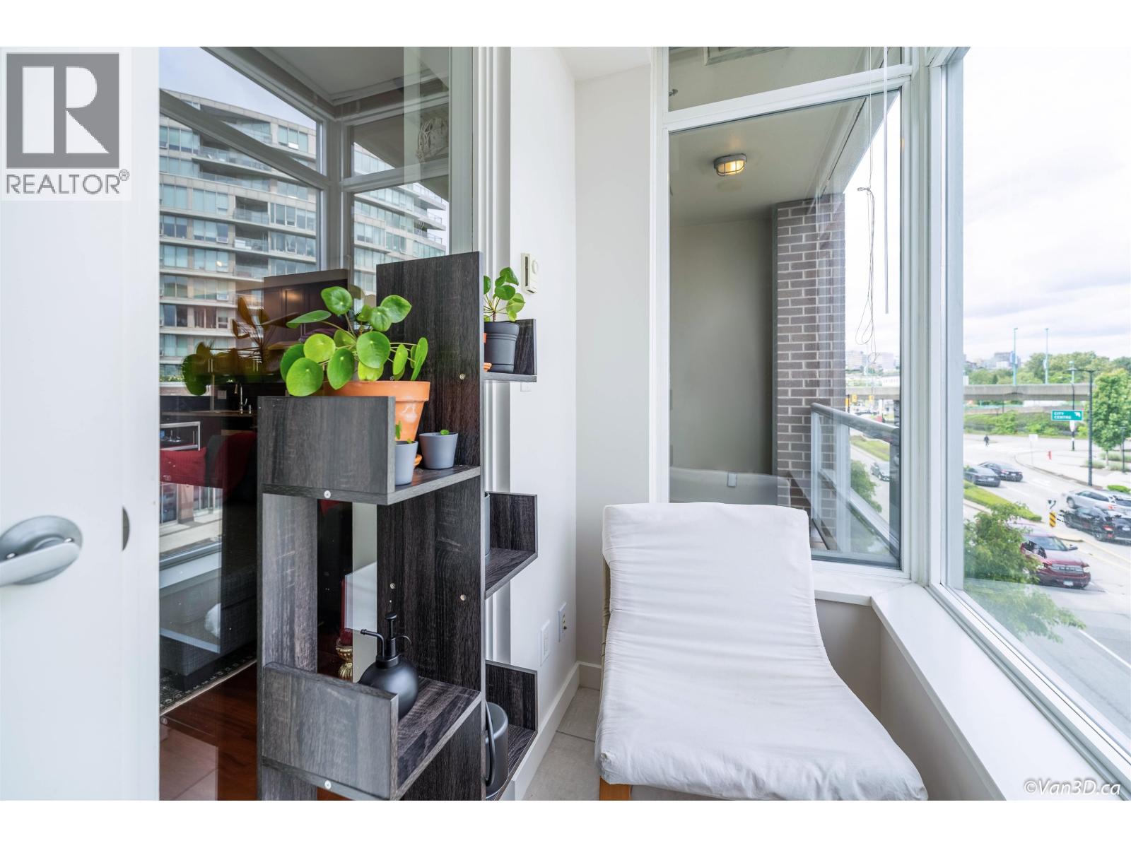Photo 15 of 306 2055 Yukon Street, Vancouver BC
