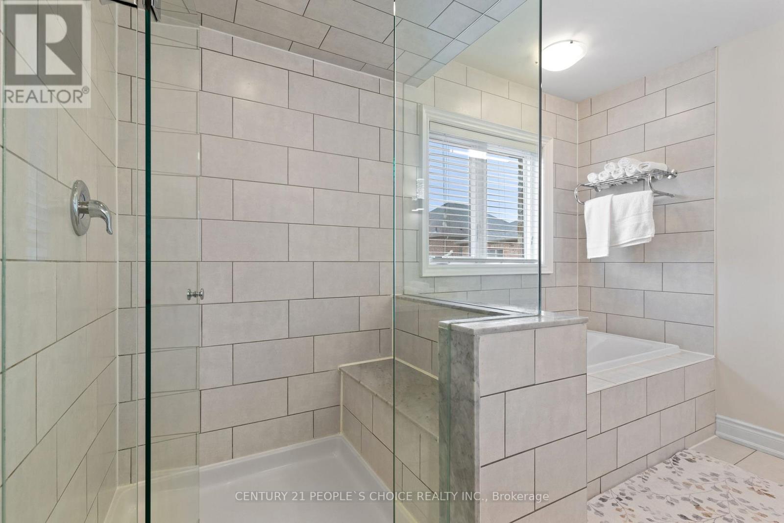 Photo 18 of 240 Etheridge Avenue, Milton ON