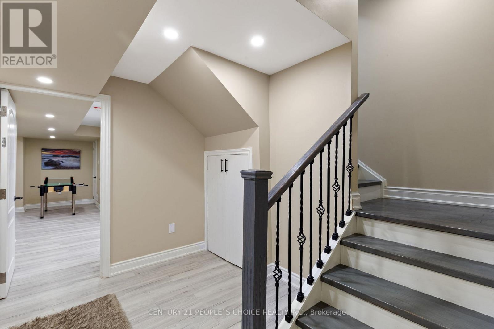 Photo 2 of 240 Etheridge Avenue, Milton ON