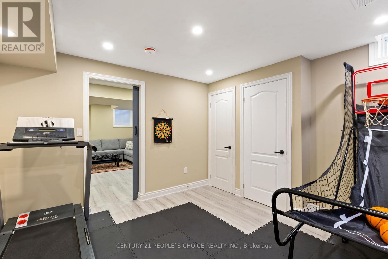 Photo 12 of 240 Etheridge Avenue, Milton ON