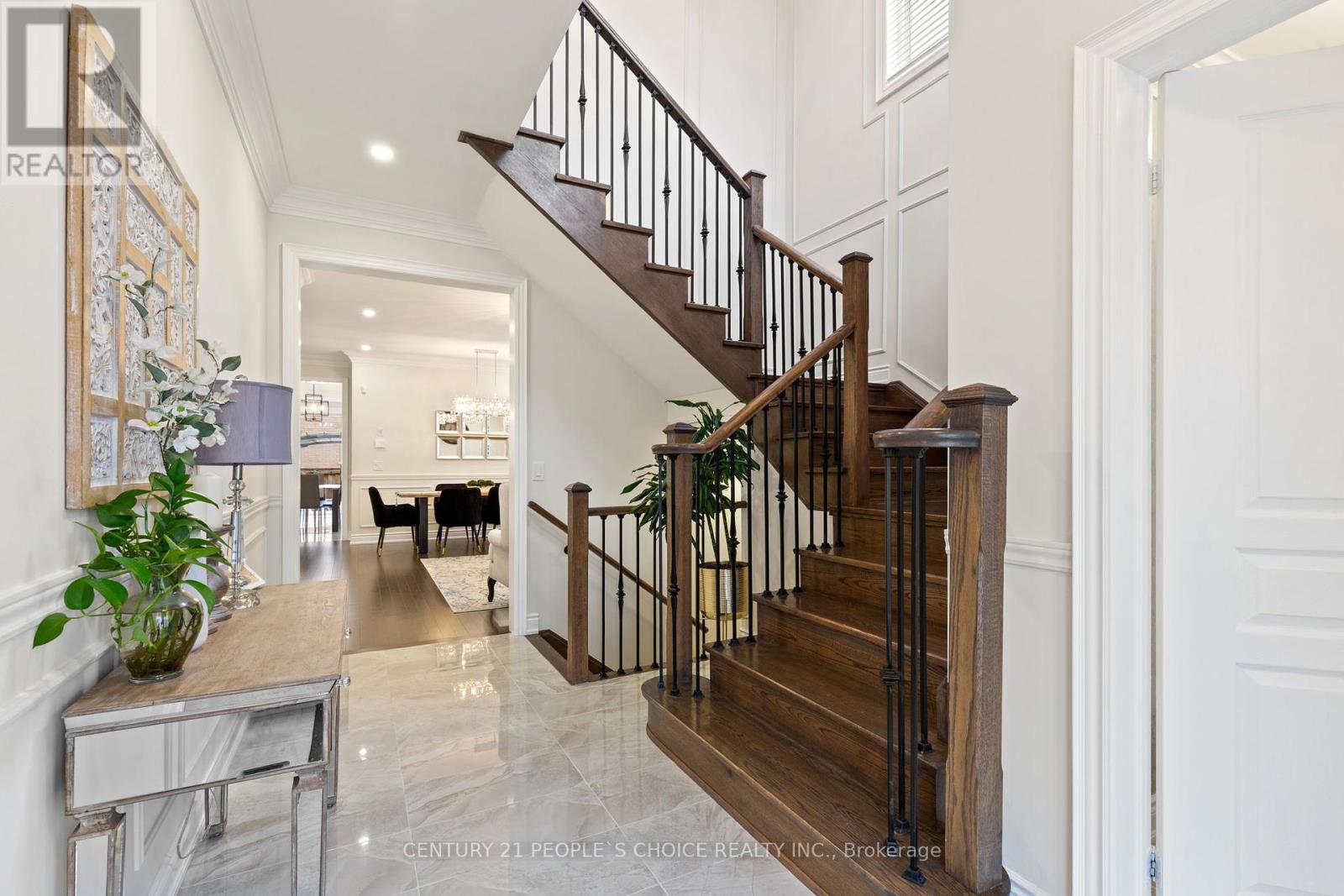 Photo 32 of 240 Etheridge Avenue, Milton ON