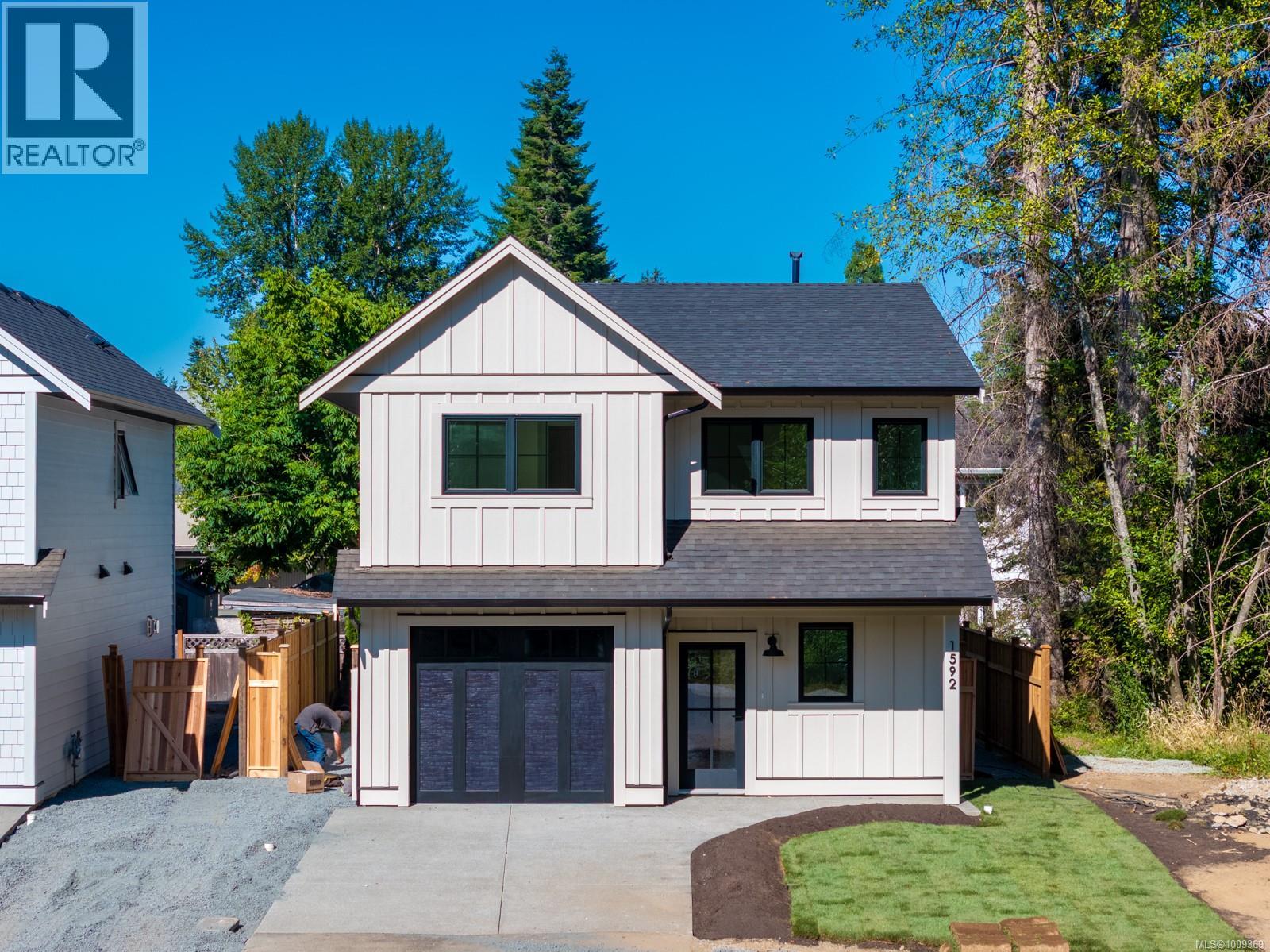 Photo 3 of 1592 Larsen Rd, Courtenay BC