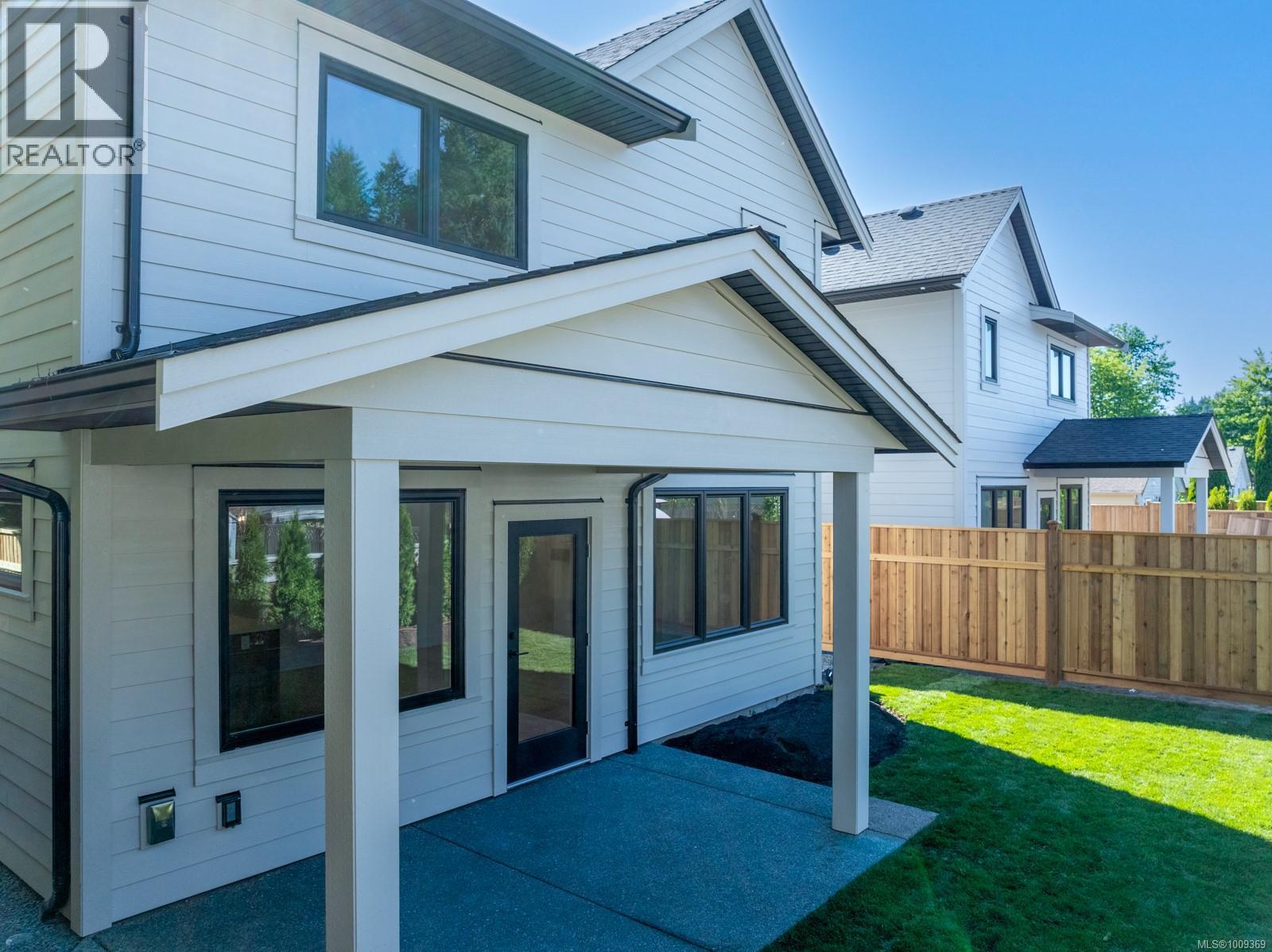 Photo 9 of 1592 Larsen Rd, Courtenay BC
