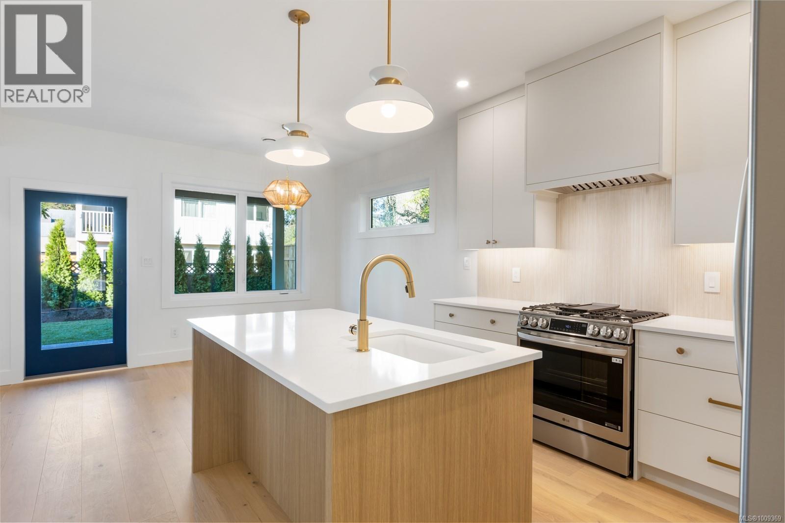 Photo 20 of 1592 Larsen Rd, Courtenay BC