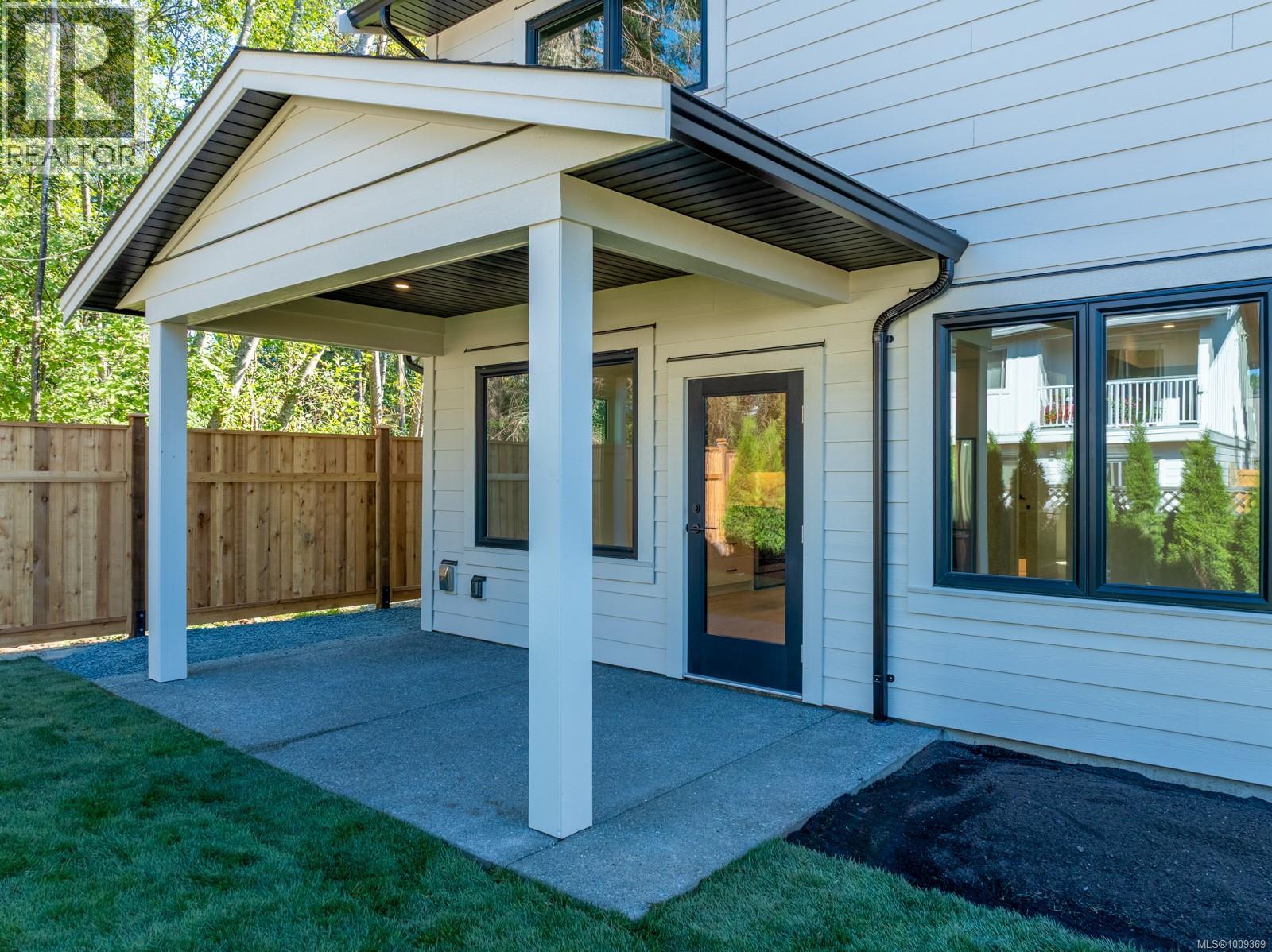 Photo 12 of 1592 Larsen Rd, Courtenay BC
