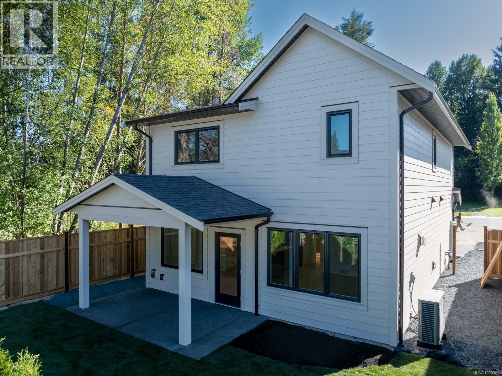 Photo 11 of 1592 Larsen Rd, Courtenay BC