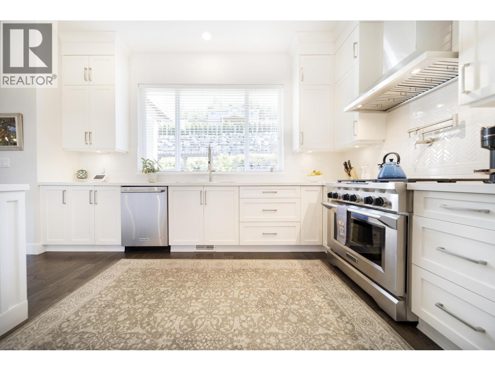 Photo 38 of 25518 Bosonworth Avenue, Maple Ridge BC