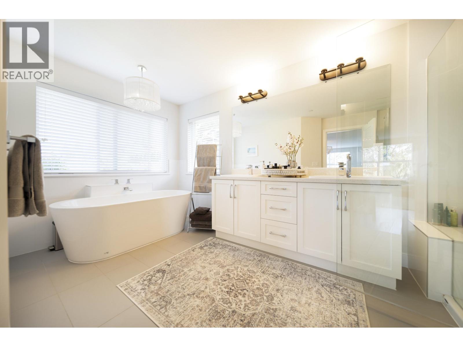 Photo 19 of 25518 Bosonworth Avenue, Maple Ridge BC