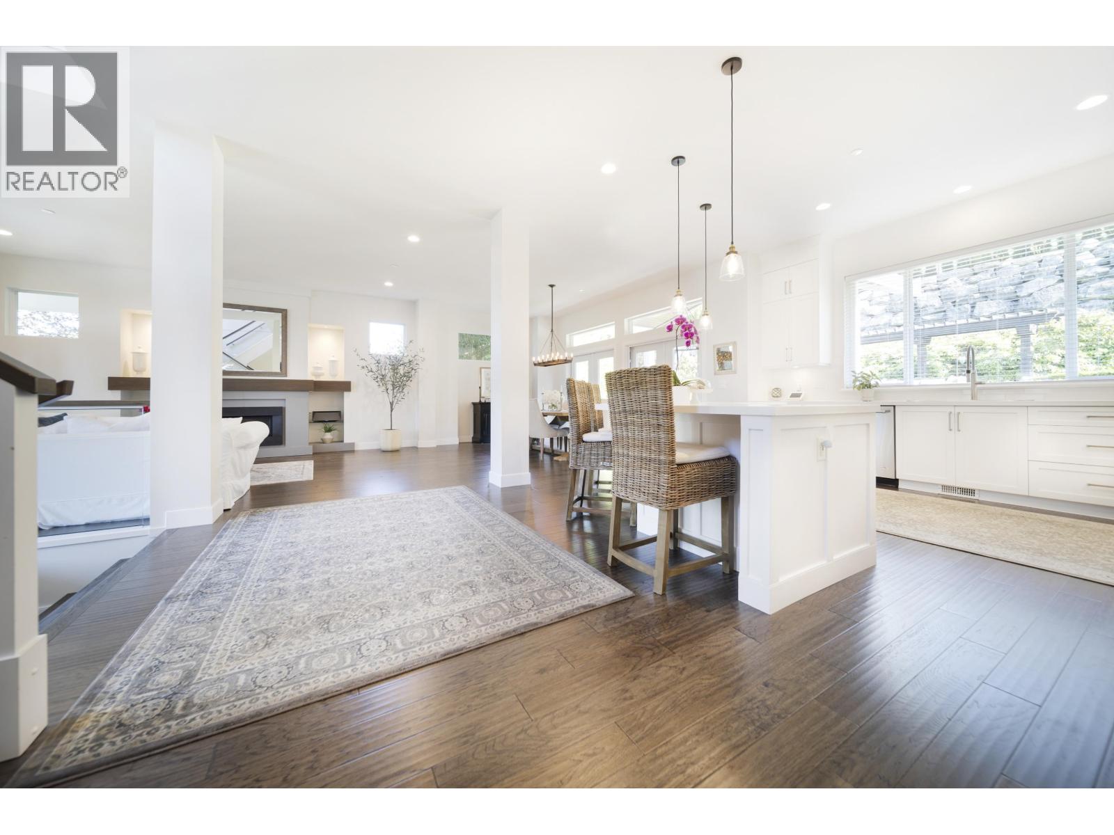 Photo 9 of 25518 Bosonworth Avenue, Maple Ridge BC
