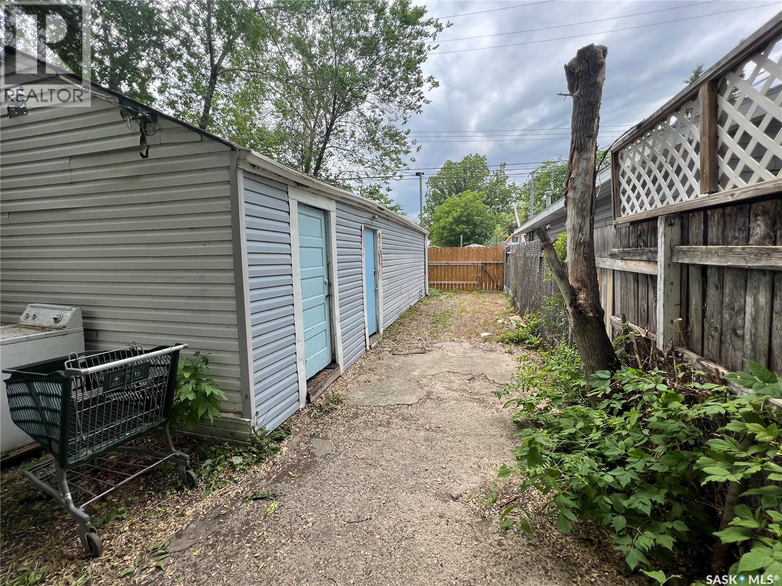 Photo 22 of 511 J Avenue S, Saskatoon SK