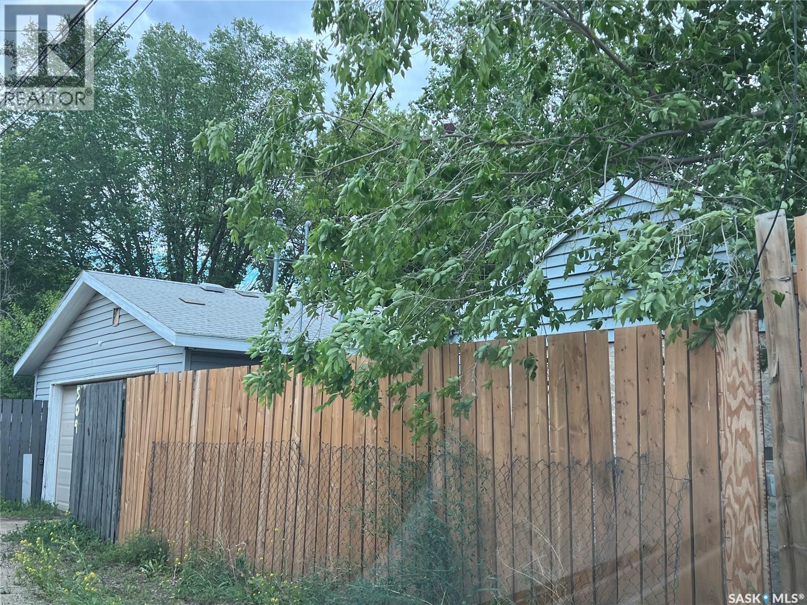 Photo 28 of 511 J Avenue S, Saskatoon SK
