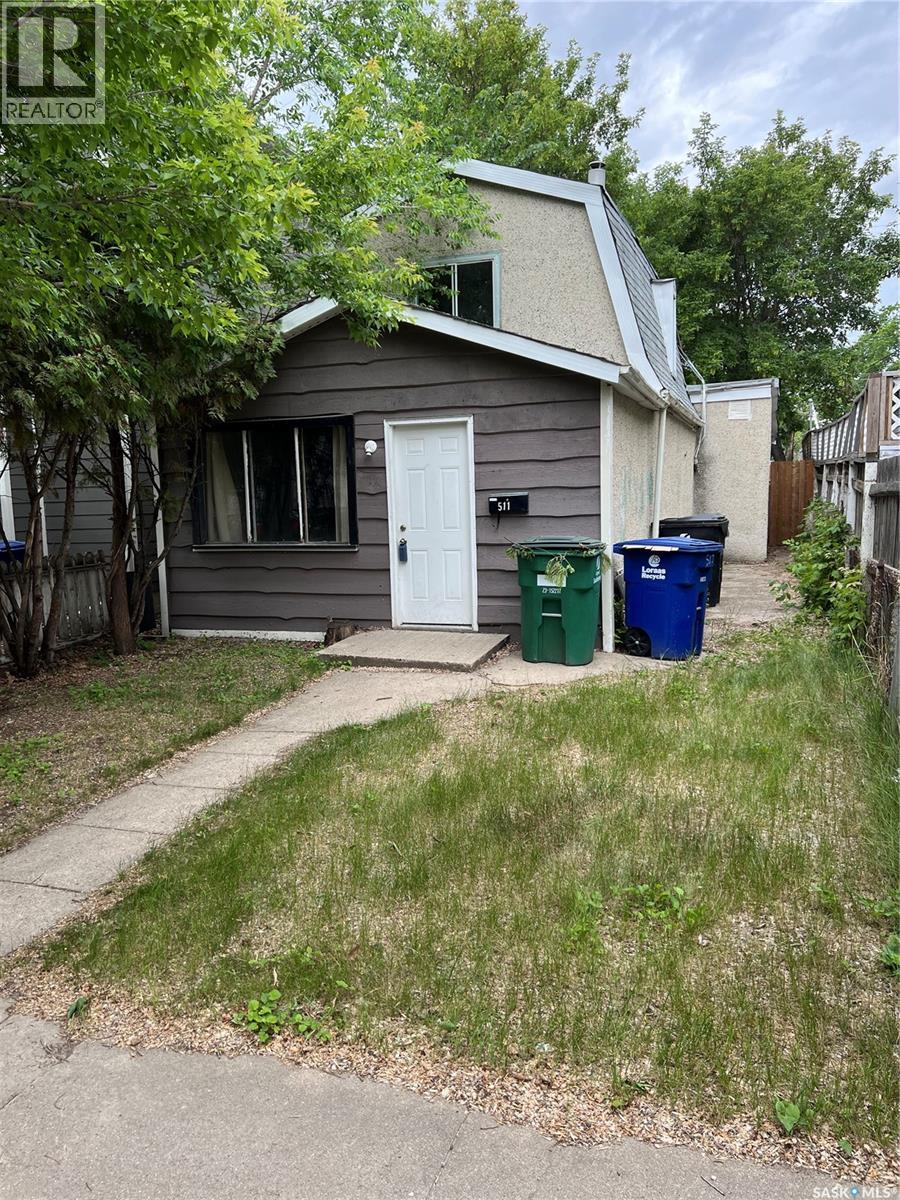 Photo 12 of 511 J Avenue S, Saskatoon SK