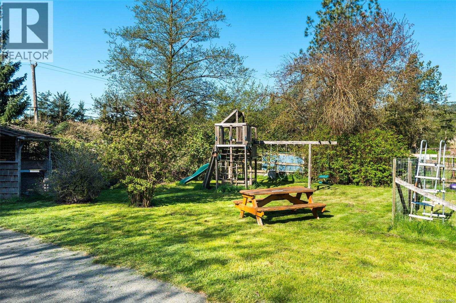 Photo 15 of 946 Klahanie Dr, Langford BC