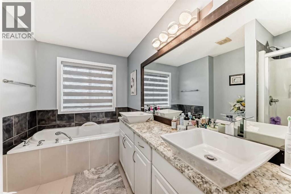 Photo 15 of 246 New Brighton Mews Se, Calgary AB
