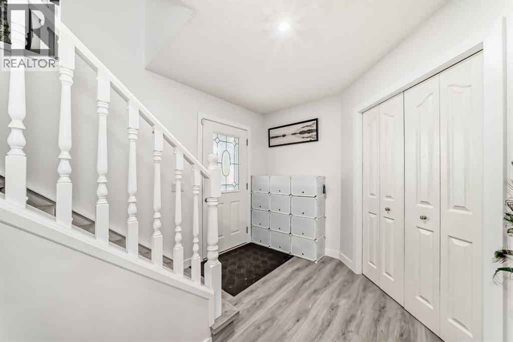 Photo 2 of 246 New Brighton Mews Se, Calgary AB