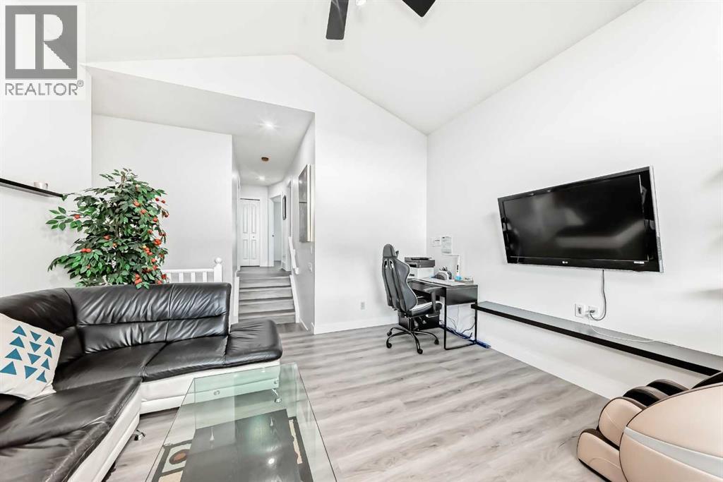 Photo 22 of 246 New Brighton Mews Se, Calgary AB