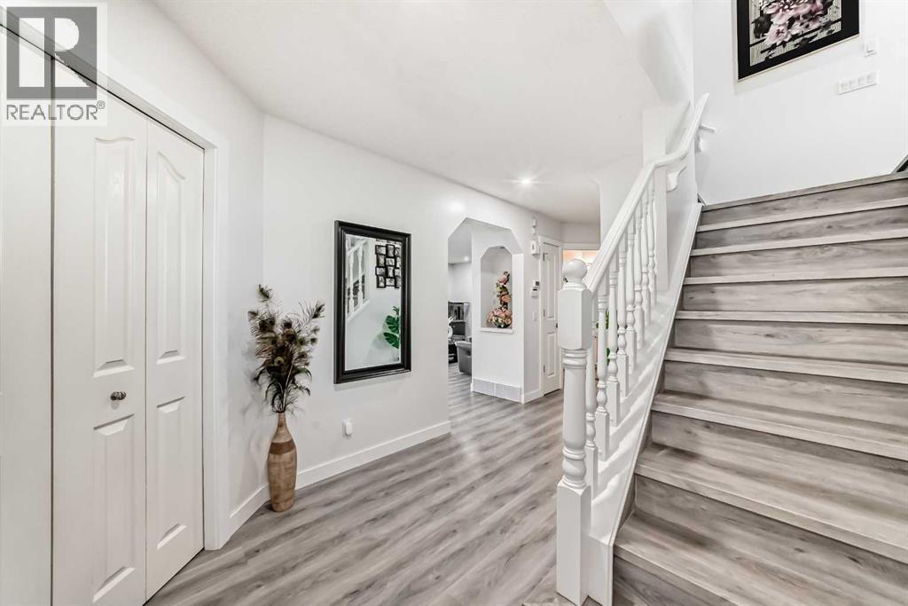 Photo 3 of 246 New Brighton Mews Se, Calgary AB