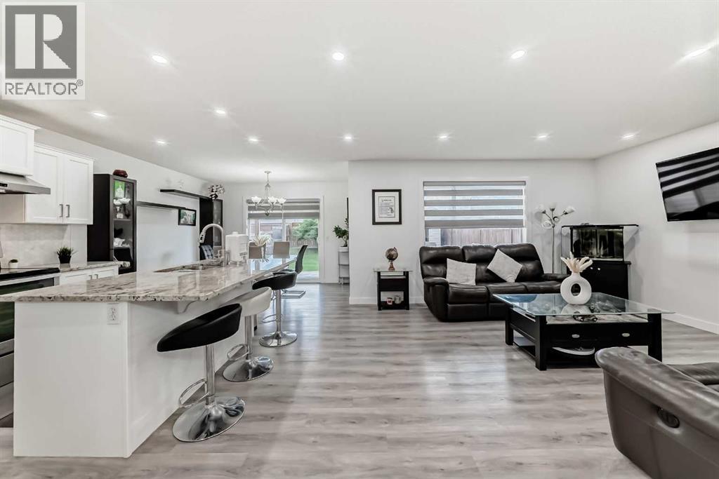 Photo 4 of 246 New Brighton Mews Se, Calgary AB