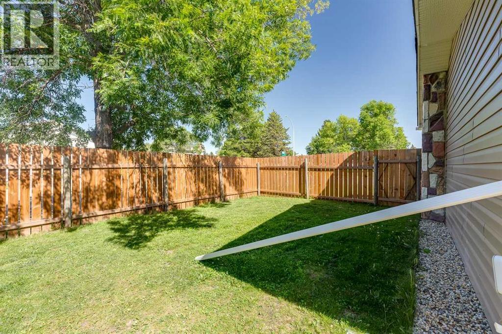Photo 21 of 104 Oak Drive, Wetaskiwin AB