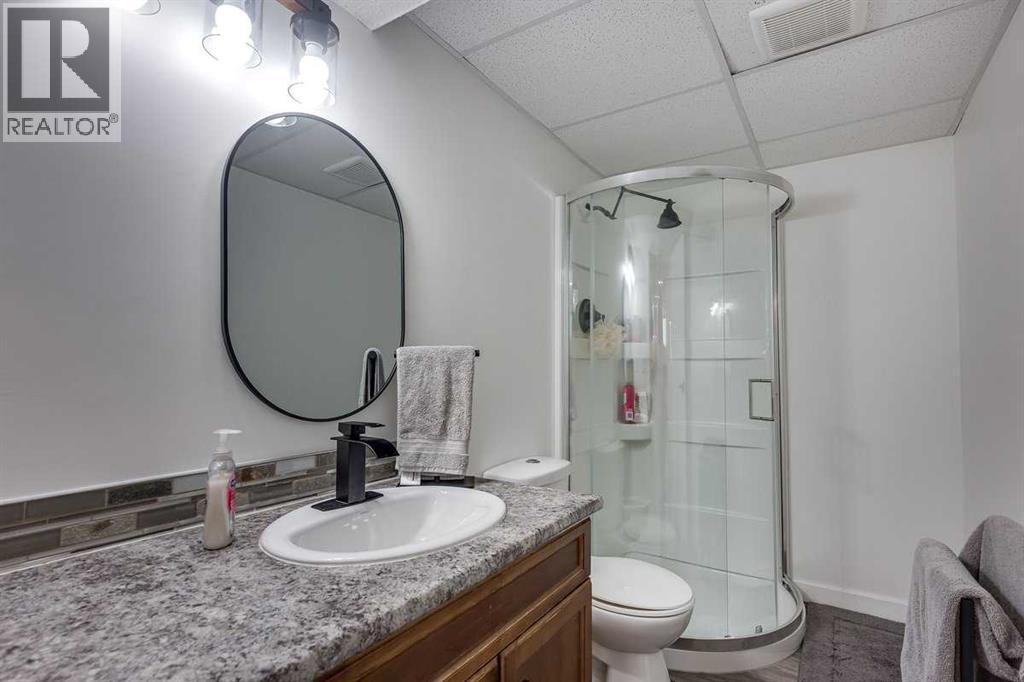 Photo 18 of 104 Oak Drive, Wetaskiwin AB
