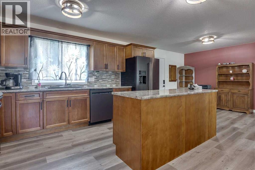 Photo 29 of 104 Oak Drive, Wetaskiwin AB