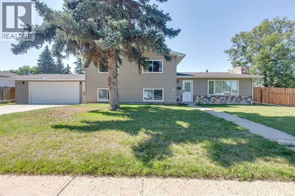 Photo 11 of 104 Oak Drive, Wetaskiwin AB