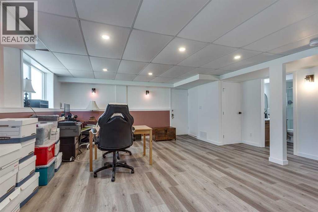 Photo 12 of 104 Oak Drive, Wetaskiwin AB