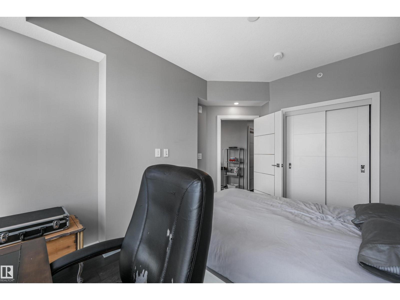 Photo 16 of 3003 10180 103 St Nw, Edmonton AB
