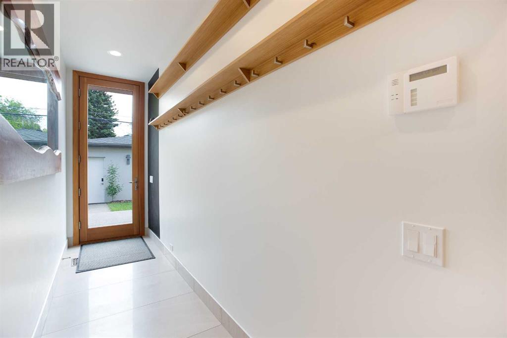 Photo 4 of 3606 3 Street Nw, Calgary AB