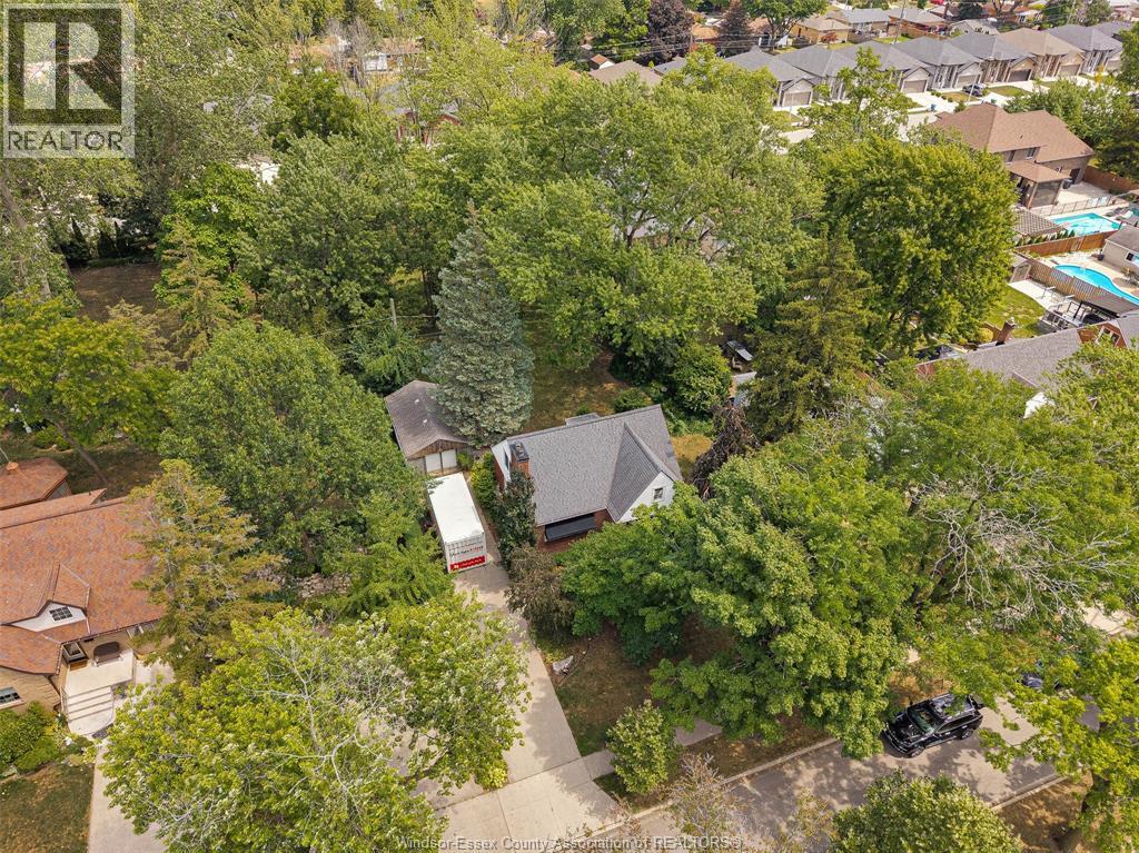 Photo 2 of 1218 Belle Isle View Boulevard, Windsor ON