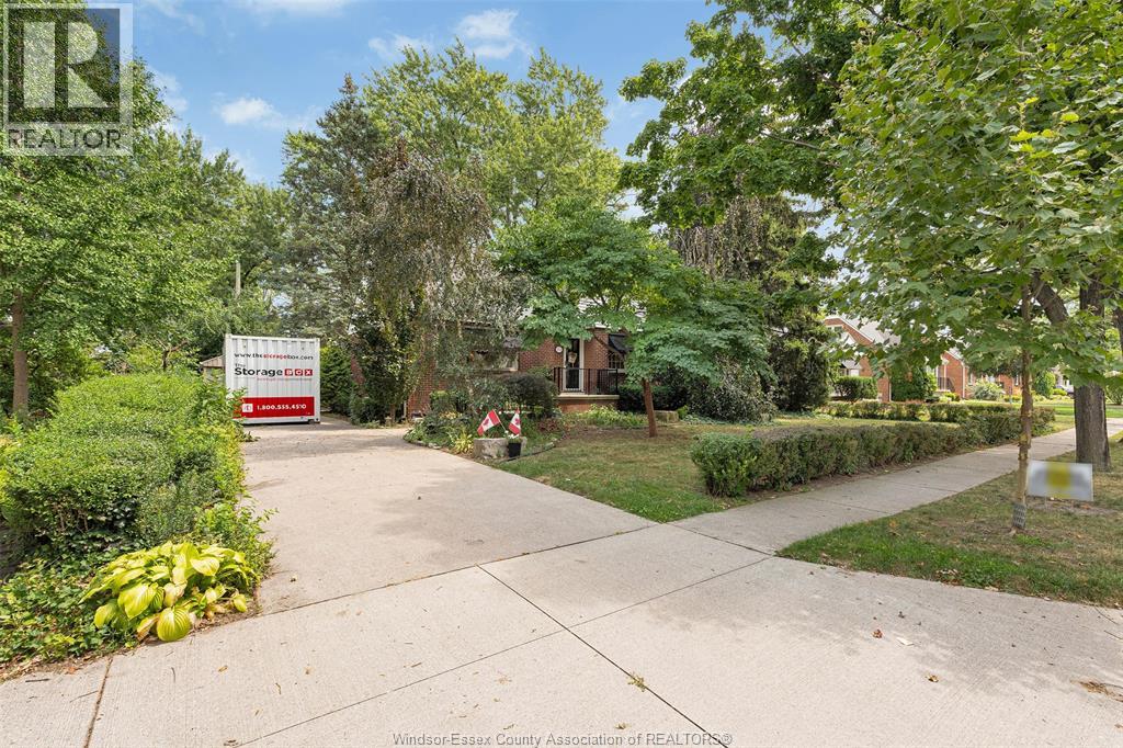 Photo 3 of 1218 Belle Isle View Boulevard, Windsor ON