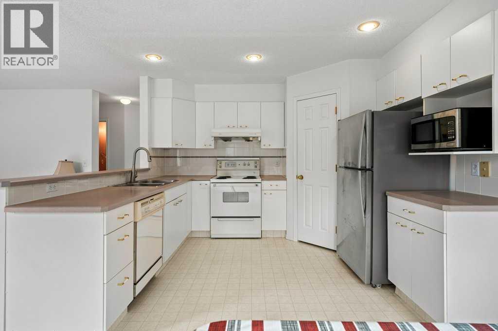 Photo 22 of 4 Hampshire Circle Nw, Calgary AB
