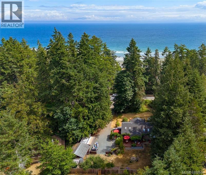 Photo 7 of 6368 Island Hwy W, Qualicum Beach BC