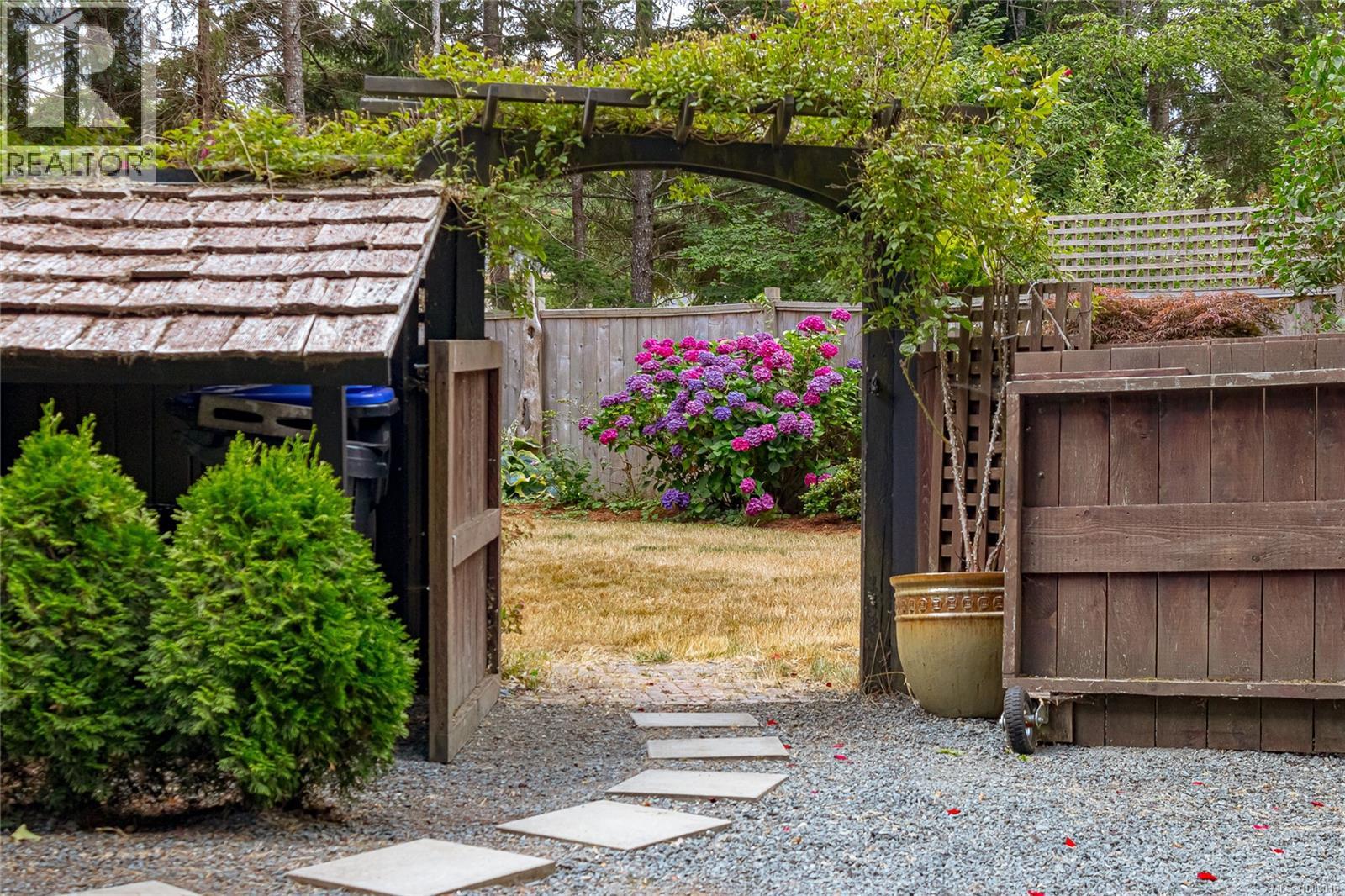 Photo 37 of 6368 Island Hwy W, Qualicum Beach BC